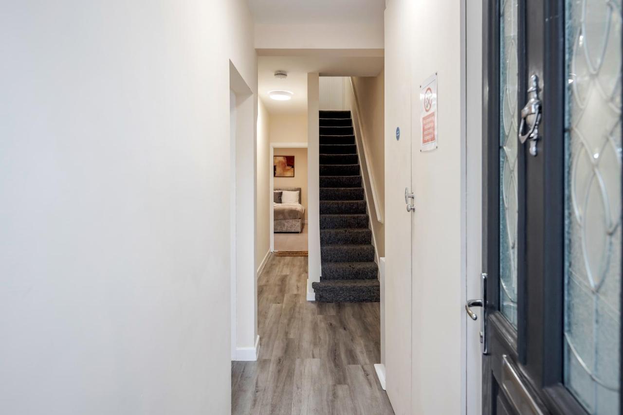 Bedford Hospital Victoria Apartments A And B By Homely Spaces Short Lets & Serviced Accommodation Экстерьер фото
