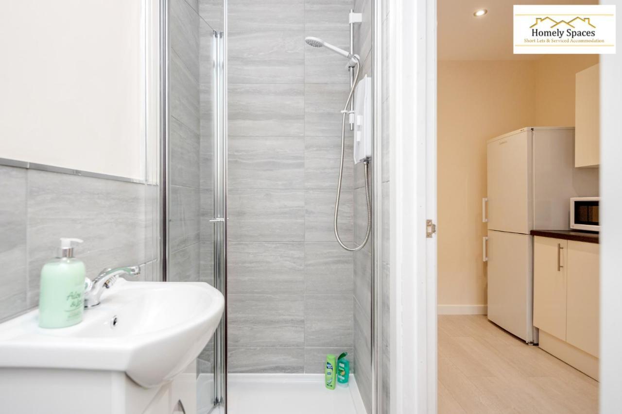 Bedford Hospital Victoria Apartments A And B By Homely Spaces Short Lets & Serviced Accommodation Экстерьер фото