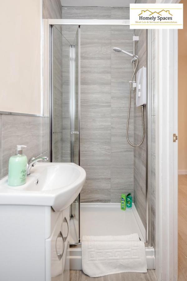 Bedford Hospital Victoria Apartments A And B By Homely Spaces Short Lets & Serviced Accommodation Экстерьер фото
